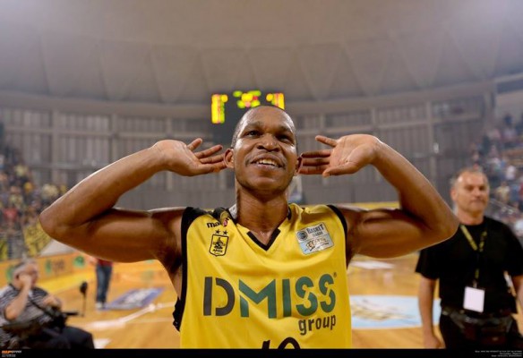 aris_aek_thomas_playoffs_g3