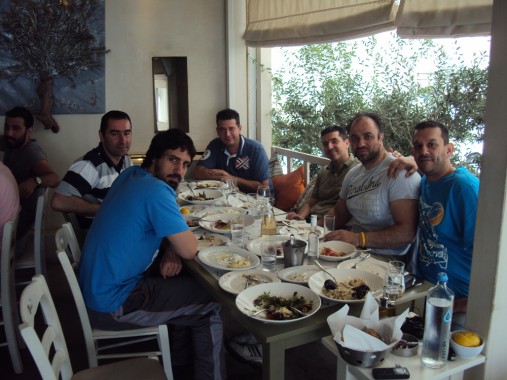 aris-lunch2