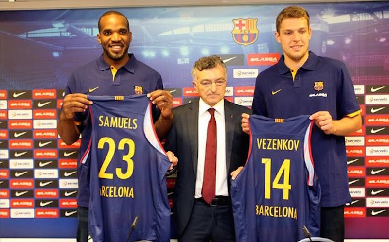 samardo-samuels-alexander-vezenkov-muestran-sus-camisetas-junto-joan-creus-1440678744117