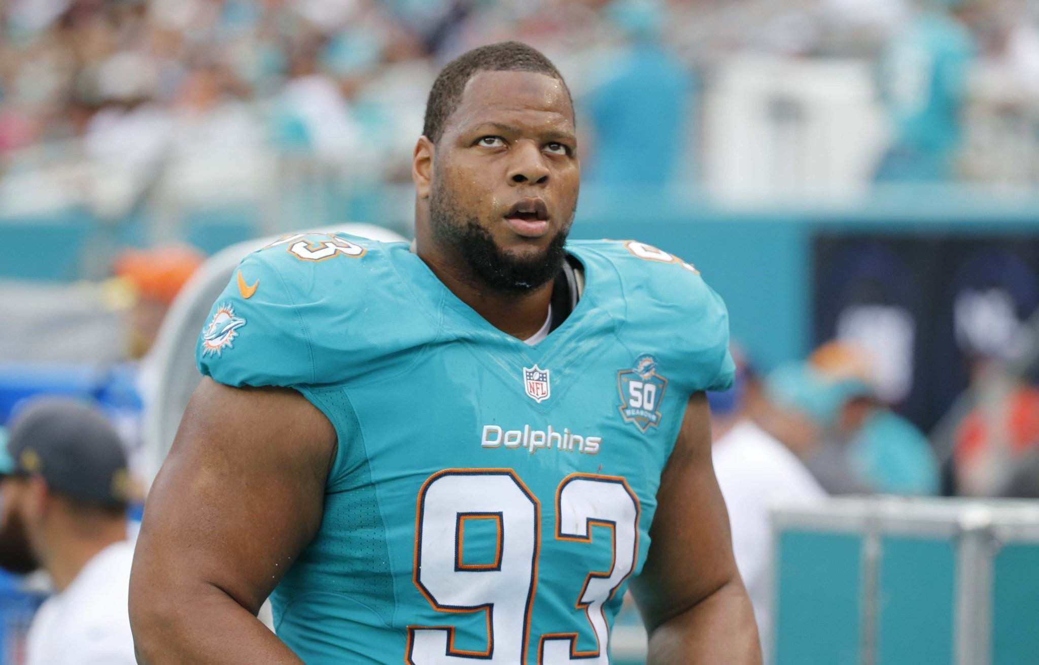 ct-ndamukong-suh-ballantyne-strong-board-20160121