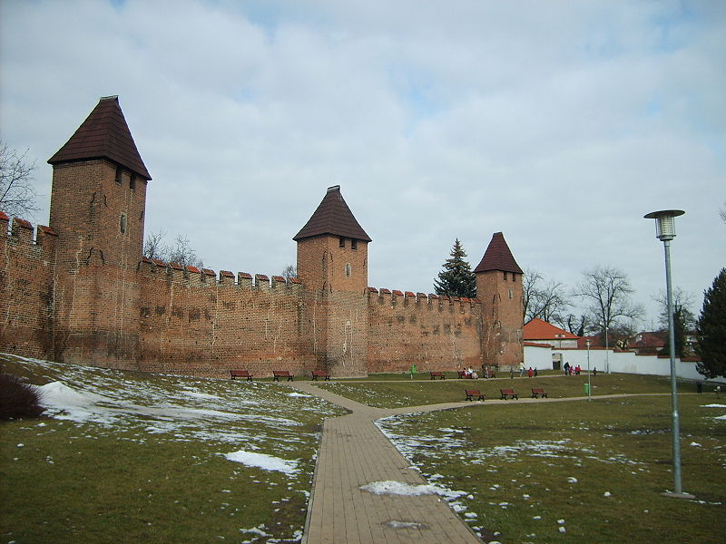 800px-nymburk_walls